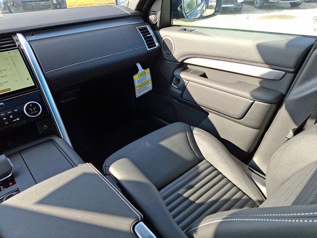 Photo of 2024 Lantau Bronze Metallic - 1DP Land Rover Discovery