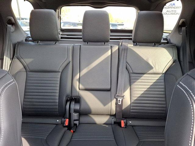 Photo of 2024 Lantau Bronze Metallic - 1DP Land Rover Discovery