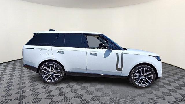 Photo of 2025 Fuji White - 1AA Land Rover Range Rover