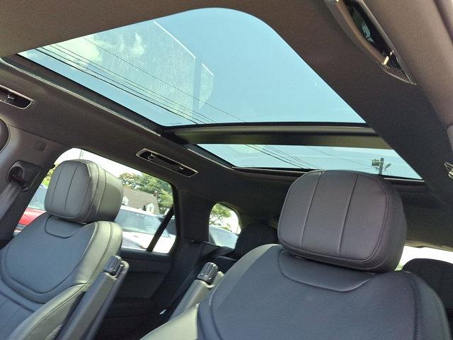 Photo of 2025 Fuji White - 1AA Land Rover Range Rover Sport