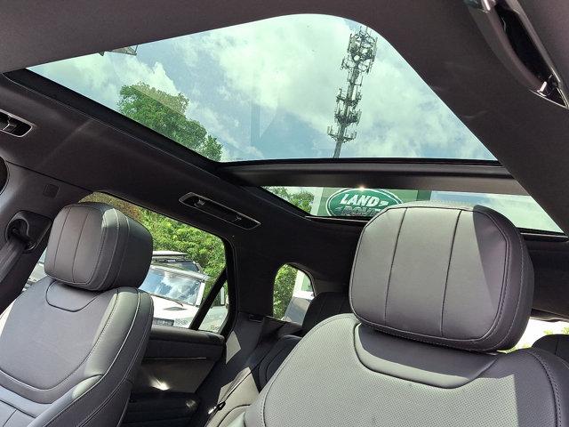 Photo of 2025 Fuji White - 1AA Land Rover Range Rover Sport