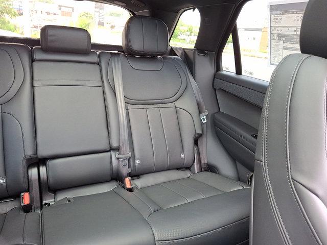 Photo of 2025 Fuji White - 1AA Land Rover Range Rover Sport