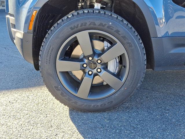 Photo of 2026 Tasman Blue Metallic - 1DL Land Rover Defender