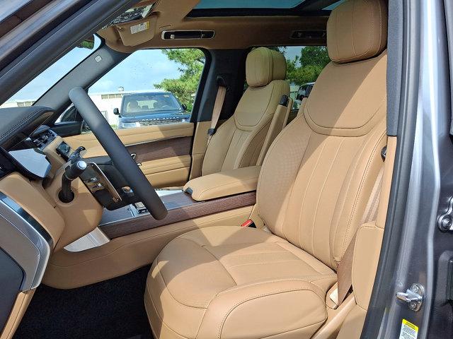 Photo of 2025 Hakuba Silver Metallic - 1DU Land Rover Range Rover
