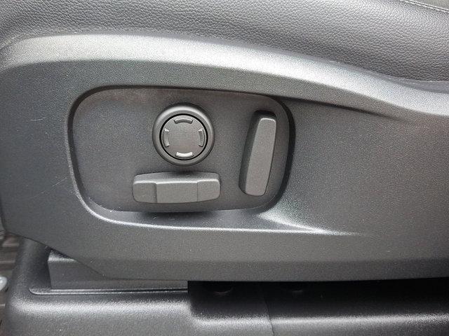 Photo of 2022 Fuji White - 1AA Land Rover Defender