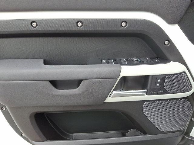 Photo of 2022 Fuji White - 1AA Land Rover Defender
