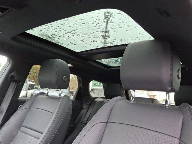 Photo of 2025 Fuji White - 1AA Land Rover Range Rover Evoque