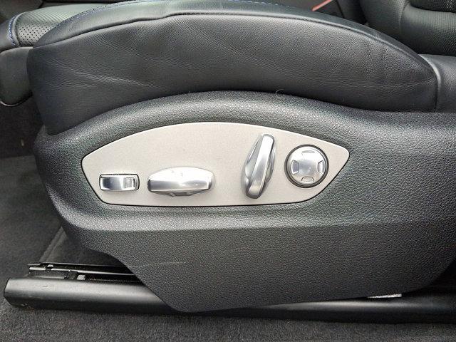 Photo of 2024 Gentian Blue Metallic - 1A Porsche Macan