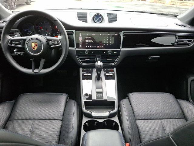 Photo of 2024 Gentian Blue Metallic - 1A Porsche Macan