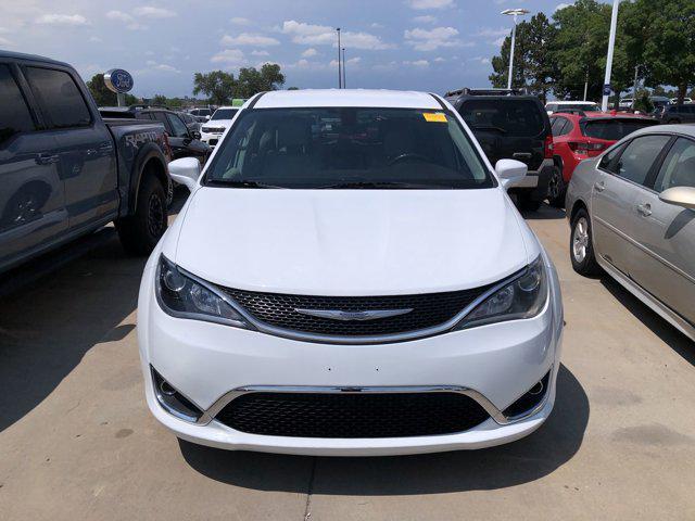 Photo of 2018 Bright White Clearcoat Chrysler Pacifica Hybrid