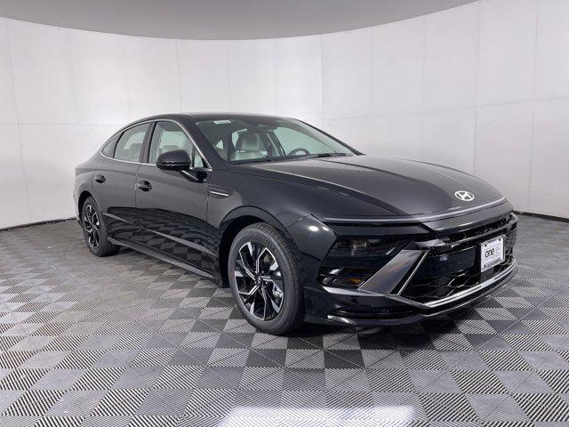 Photo of 2024 Onyx Black Hyundai SONATA