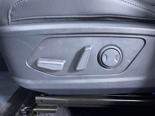 Photo of 2025 Serenity White Pearl Hyundai TUCSON