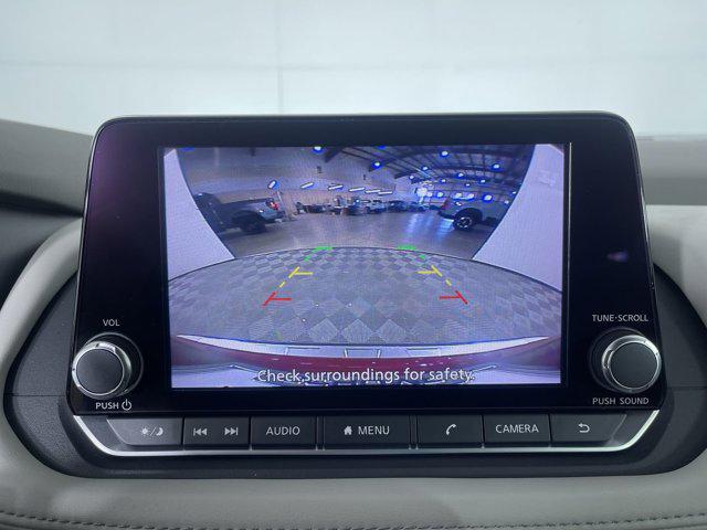 Photo of 2022 Scarlet Ember Tintcoat Nissan Rogue