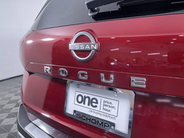 Photo of 2022 Scarlet Ember Tintcoat Nissan Rogue