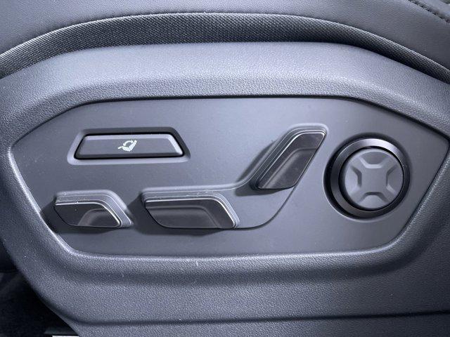 Photo of 2025 Phantom Black Hyundai SANTA FE HEV