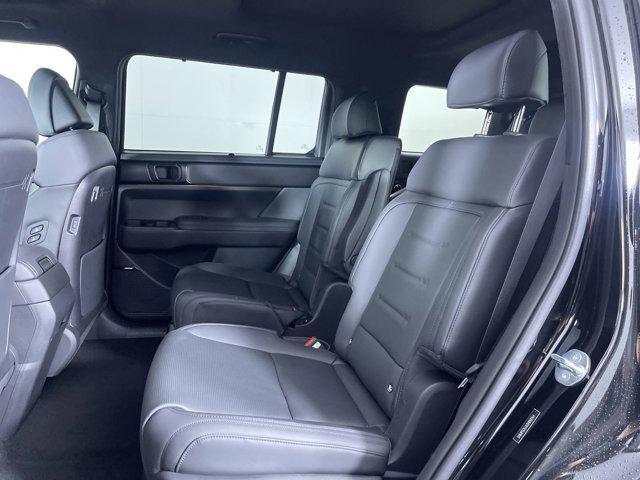 Photo of 2025 Phantom Black Hyundai SANTA FE HEV