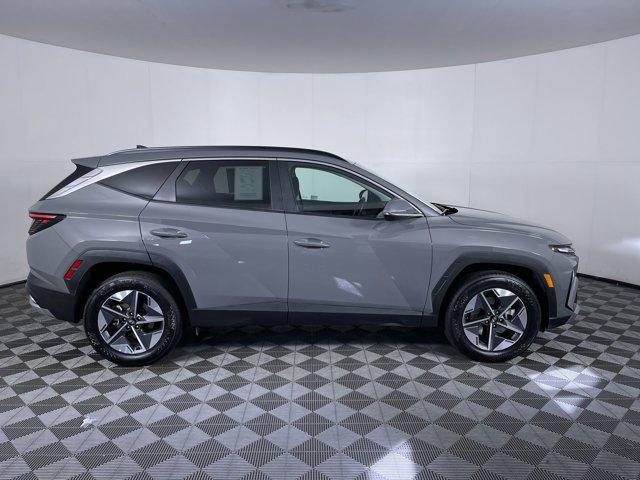 Photo of 2025 Hampton Gray Hyundai TUCSON