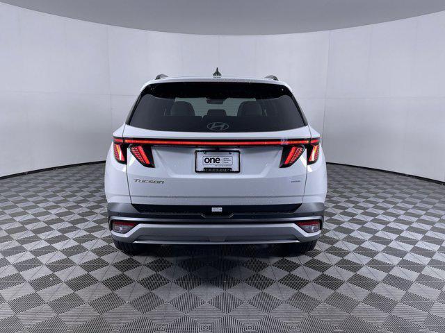 Photo of 2025 Serenity White Pearl Hyundai TUCSON
