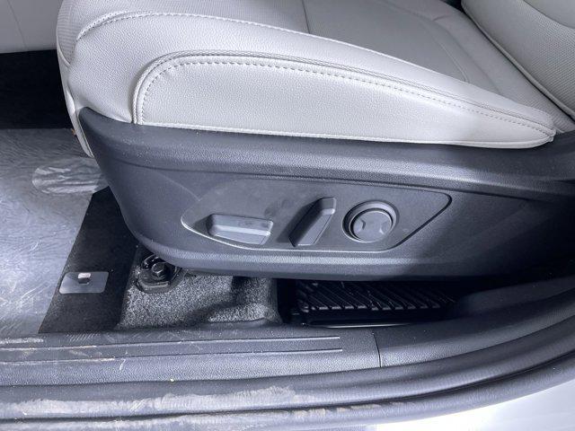 Photo of 2025 Serenity White Pearl Hyundai TUCSON
