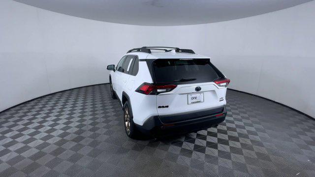 Photo of 2023 Ice Cap Toyota RAV4 Hybrid