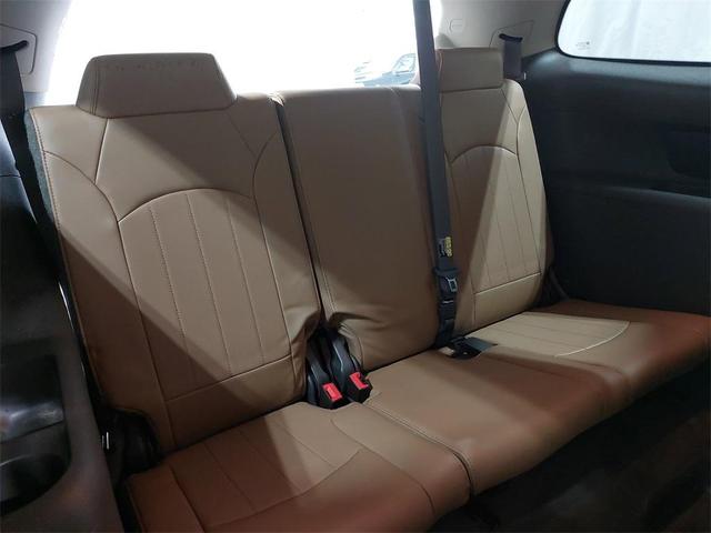 Photo of 2017 White Frost Tricoat Buick Enclave