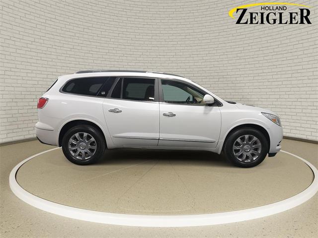 Photo of 2017 White Frost Tricoat Buick Enclave