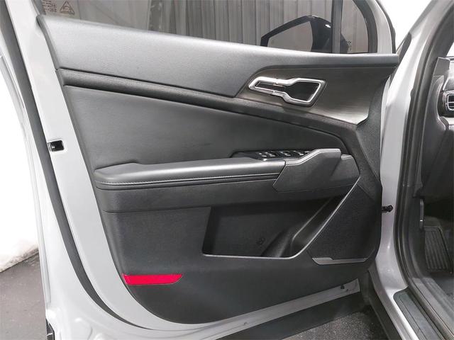 Photo of 2023 Wolf Gray Kia Sportage