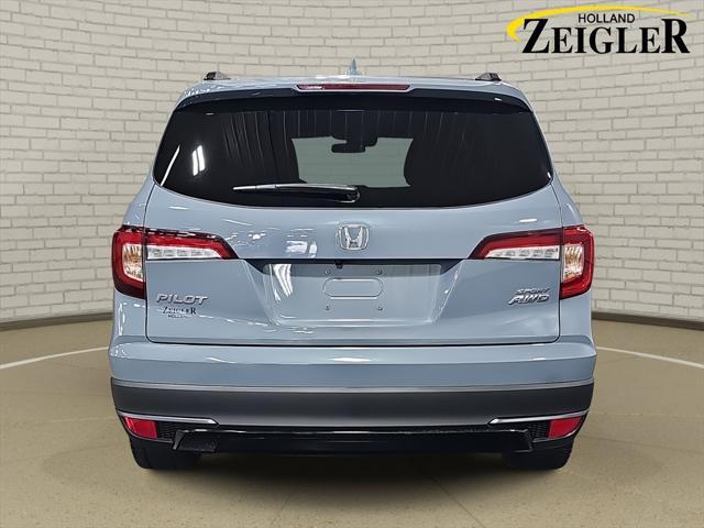 Photo of 2022 Obsidian Blue Pearl Honda Pilot