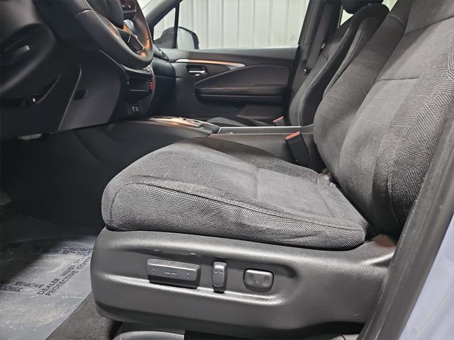 Photo of 2022 Obsidian Blue Pearl Honda Pilot