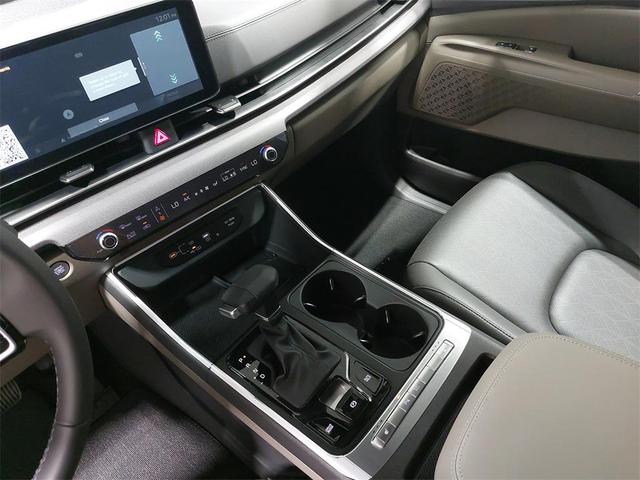 Photo of 2026 Ivory Silver Kia Carnival