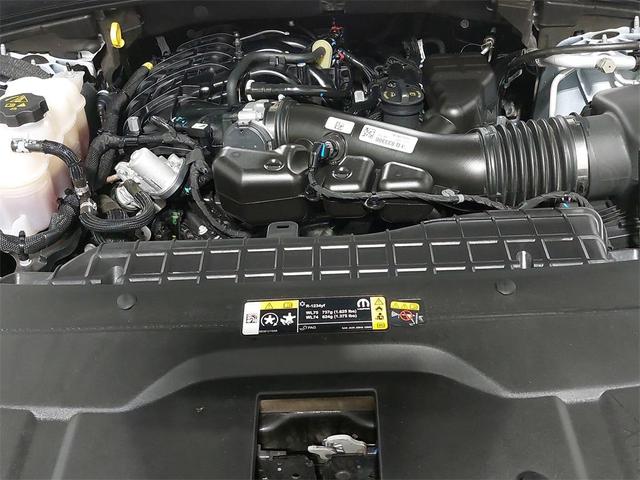 Photo of 2024 Bright White Clearcoat Jeep Grand Cherokee