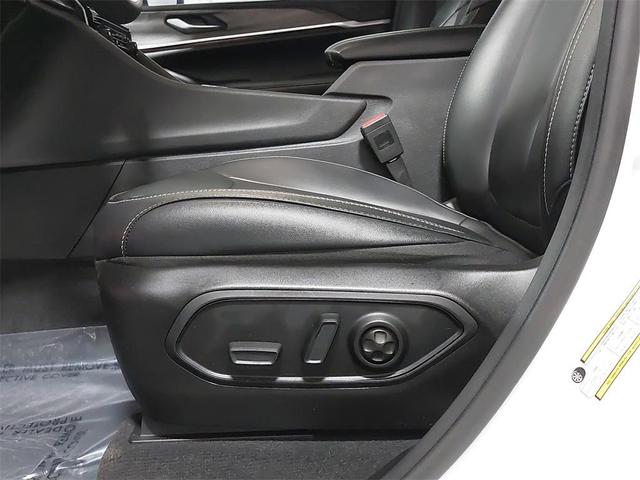 Photo of 2024 Bright White Clearcoat Jeep Grand Cherokee