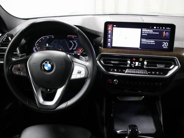 Photo of 2022 Black Sapphire Metallic BMW X4