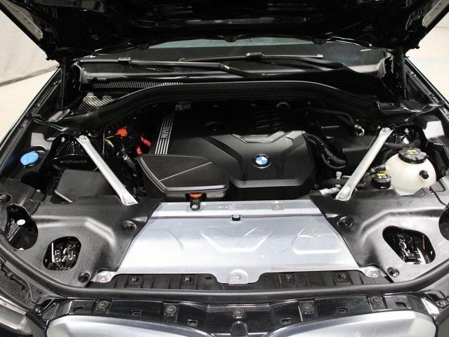 Photo of 2022 Black Sapphire Metallic BMW X4