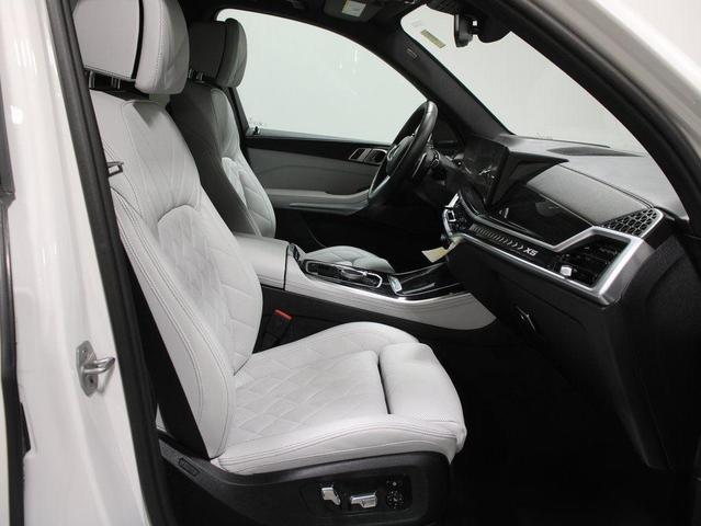 Photo of 2025 Mineral White Metallic BMW X5