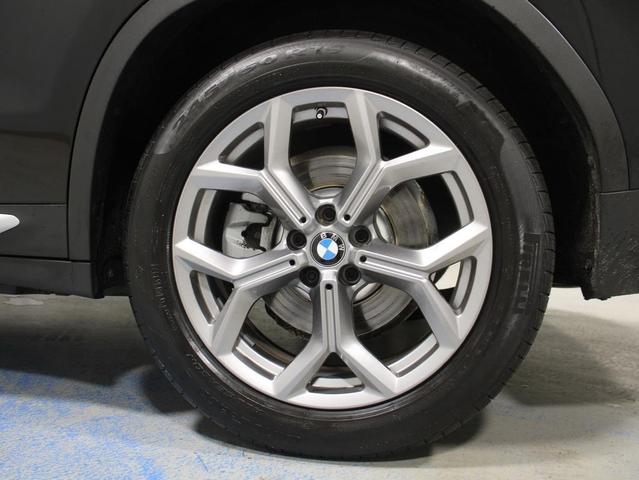 Photo of 2022 Jet Black BMW X3