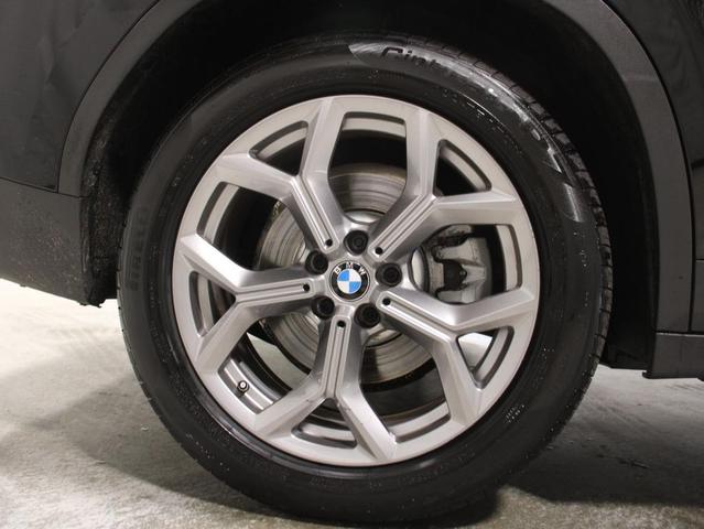 Photo of 2022 Jet Black BMW X3