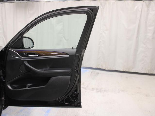 Photo of 2022 Jet Black BMW X3