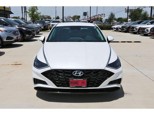 Photo of 2022 White Hyundai SONATA