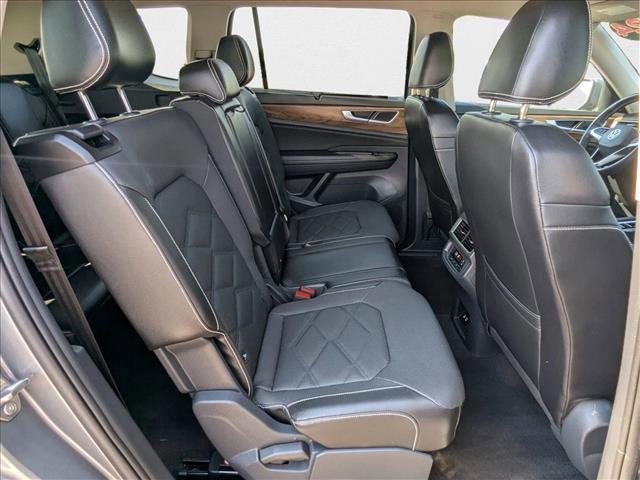 Photo of 2024 Platinum Gray Metallic Volkswagen Atlas