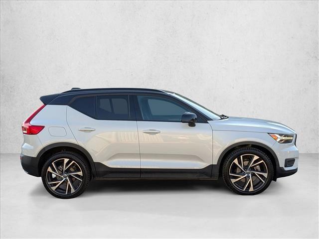 Photo of 2020 Crystal White Metallic Volvo XC40