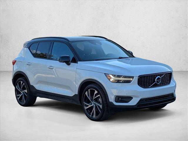 Photo of 2020 Crystal White Metallic Volvo XC40