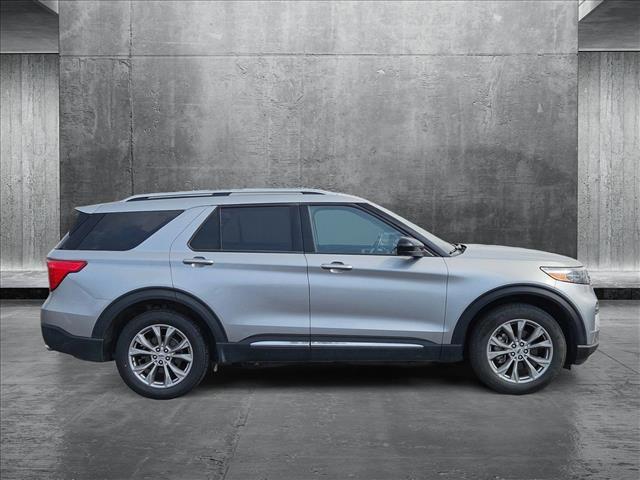 Photo of 2023 Iconic Silver Metallic Ford Explorer