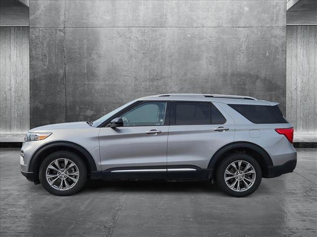 Photo of 2023 Iconic Silver Metallic Ford Explorer