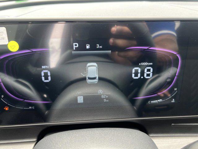 Photo of 2025 Glacial White Pearl Kia Sportage