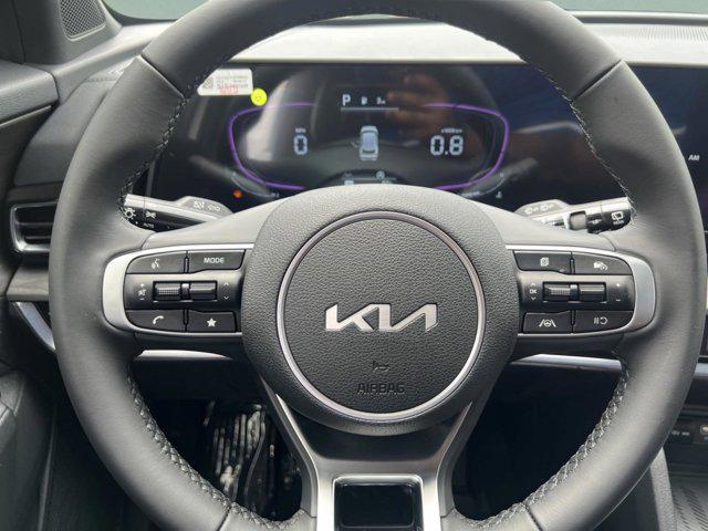 Photo of 2025 Glacial White Pearl Kia Sportage