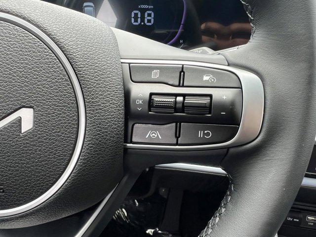 Photo of 2025 Glacial White Pearl Kia Sportage