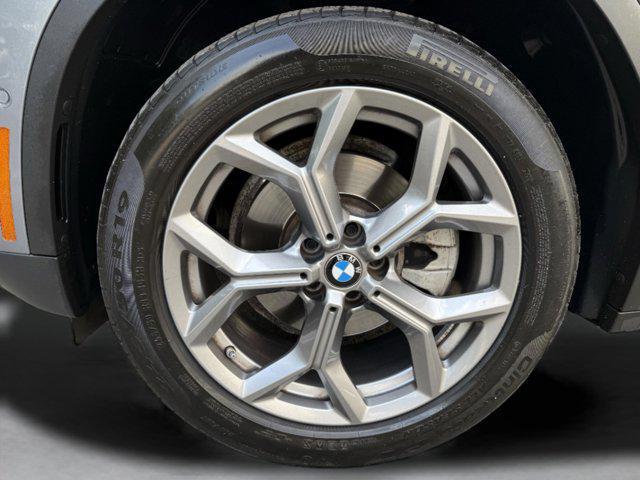 Photo of 2023 Gray Metallic BMW X3