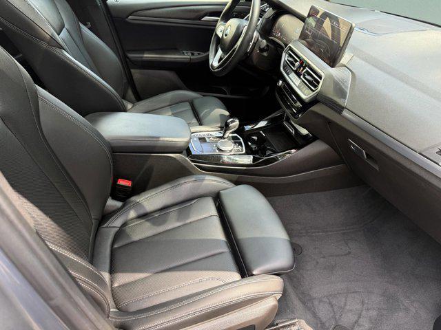 Photo of 2023 Gray Metallic BMW X3