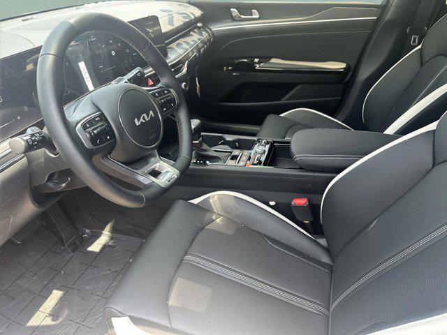 Photo of 2025 Wolf Gray Kia K5